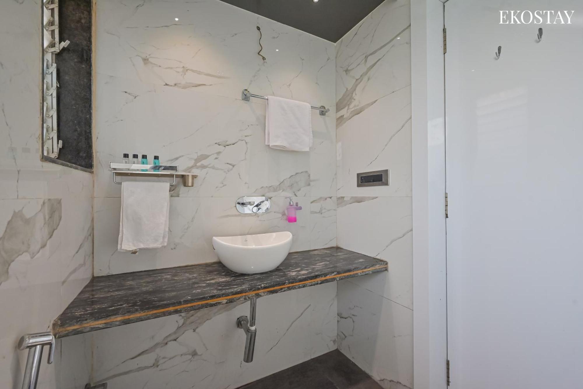 Ekostay Gold - Peninsula Villa Lonavala Bagian luar foto